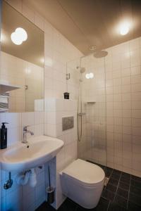 Baðherbergi á Gullmarsstrand Hotell & Konferens