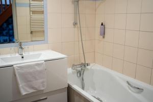 Koupelna v ubytování Hôtel Picardia