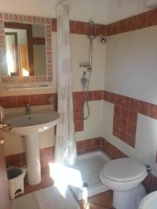 Phòng tắm tại Agriturismo Miralago