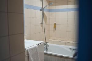 Koupelna v ubytování Hôtel Picardia