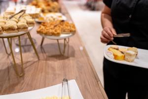 Comida no hotel ou em algum lugar perto