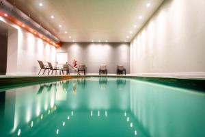 A piscina localizada em Cilene del Fuego Suites & Spa ou nos arredores