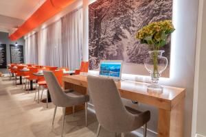 Uma área de estar em Cilene del Fuego Suites & Spa