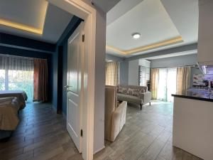 A television and/or entertainment centre at X SUITE APART