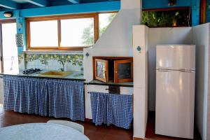 Η κουζίνα ή μικρή κουζίνα στο Villa Con Piscina Vista Mare