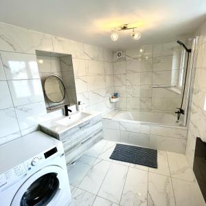 Ένα μπάνιο στο "Au bord du lac" WIFI PARKING Lake View