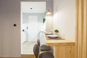 Imagem da galeria de Neoclassical Apartments with backyard acess em Atenas