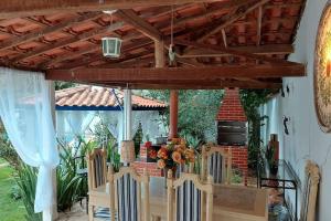 Εστιατόριο ή άλλο μέρος για φαγητό στο CASA FELIZ com PISCINA