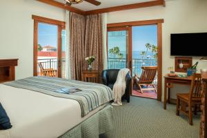 Televisyen dan/atau pusat hiburan di The Avalon Hotel in Catalina Island