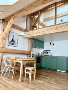Kuchyň nebo kuchyňský kout v ubytování Triplex In The Heart Of Chamonix