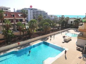 The swimming pool at or close to Comfortable and beautiful apartment In the center PH317