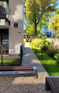 Vonkajšia záhrada v ubytovaní Comfort Warszawa