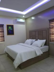 Katil atau katil-katil dalam bilik di MITOS LUXURY SUITES (BODE THOMAS)