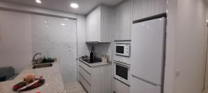 Kuchyňa alebo kuchynka v ubytovaní Apartamento Costa de Almería a 50m Playa San Miguel