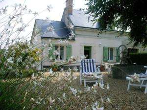 Vonkajšia záhrada v ubytovaní Gîte familial près de la Loire avec grand jardin, parking privé, proche Saumur et activités nautiques - FR-1-622-40