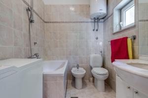 Fotografie z fotogalerie ubytování Apartments by the sea Pisak, Omis - 17056 v destinaci Mimice