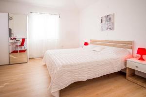 Fotografia z galérie ubytovania Family friendly house with a swimming pool Vrh, Krk - 17081 v destinácii Krk