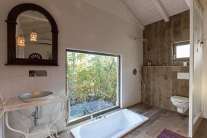 Koupelna v ubytování Family friendly house with a swimming pool Bajcici, Krk - 17257