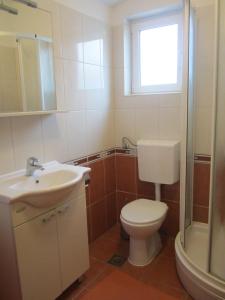 Kúpeľňa v ubytovaní Apartments by the sea Biograd na Moru, Biograd - 17298