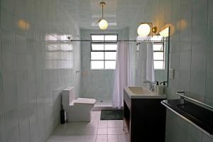 Kylpyhuone majoituspaikassa FABULOSO APARTAMENTO 2BR / 2B POLANCO 403