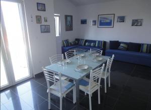 Fotografie z fotogalerie ubytování Apartments with a parking space Maslinica, Solta - 17314 v destinaci Grohote