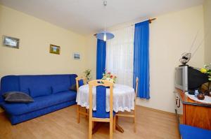 Posedenie v ubytovaní Apartments with parking spaces Rogoznica - 17318 + 10 fotografií