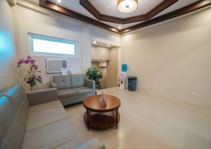 Posezení v ubytování RedDoorz near Robinsons Cybergate Davao