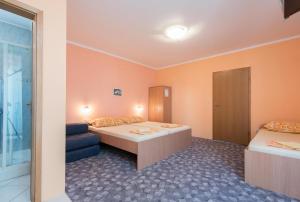 Galeriebild der Unterkunft Apartments with a parking space Orebic, Peljesac - 17134 in Orebić