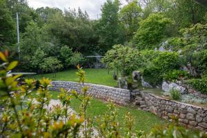 Zdjęcie z galerii obiektu Apartments with a parking space Liganj, Opatija - 17370 w mieście Lovran