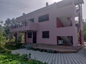 Budova, v ktorej sa apartmán nachádza