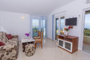 Fotografie z fotogalerie ubytování Apartments with a parking space Sumartin, Brac - 17267 v destinaci Sumartin