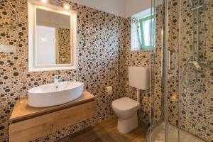 Fotografia z galérie ubytovania Luxury villa with a swimming pool Vrbnik, Krk - 17429 vo Vrbniku