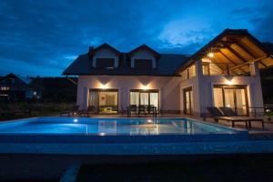 Fotografie z fotogalerie ubytování Luxury villa with a swimming pool Dujmic Selo, Gorski kotar - 17441 v destinaci Ogulin