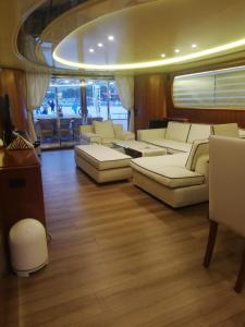 Posezení v ubytování Falcon superyacht 100ft