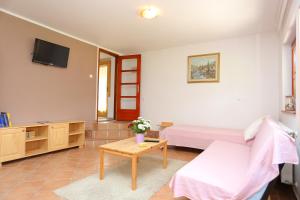Fotografie z fotogalerie ubytování Apartments for families with children Donje Taboriste, Plitvice - 17500 v destinaci Slunj + 18 fotografií