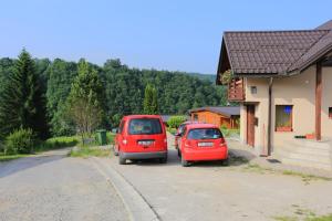 Fotografie z fotogalerie ubytování Apartments for families with children Donje Taboriste, Plitvice - 17500 v destinaci Slunj