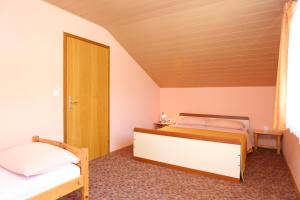 Fotografia z galérie ubytovania Rooms with a parking space Slunj, Plitvice - 17502 v destinácii Slunj