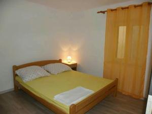 Galeriebild der Unterkunft Apartments by the sea Betina, Murter - 17460 in Betina + 7 Fotos