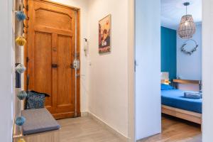 Apt 2-4 pers, charme de l'ancien, calme, vélos, Annecy centre客房内的一张或多张床位