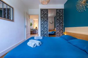 Apt 2-4 pers, charme de l'ancien, calme, vélos, Annecy centre客房内的一张或多张床位