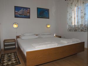 Fotografia z galérie ubytovania Apartments with a parking space Betina, Murter - 17478 v Betine