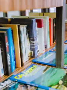 Biblioteca no cama e café (B&B)