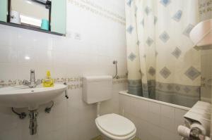 Fotografia z galérie ubytovania Double Room Kampor 17412b v Rabe
