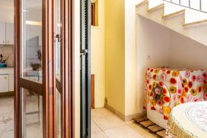 Posteľ alebo postele v izbe v ubytovaní Basement studio apartment