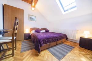 Postel nebo postele na pokoji v ubytování Apartments with a parking space Slunj, Plitvice - 17380