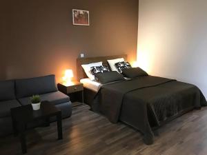 Postel nebo postele na pokoji v ubytování Rooms with a swimming pool Ostarski Stanovi, Plitvice - 17425