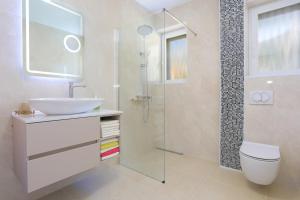 Fotografia z galérie ubytovania Apartments with a parking space Makarska - 17047 v destinácii Makarska