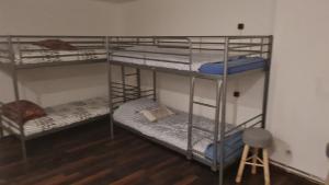 Poschodová posteľ alebo postele v izbe v ubytovaní bila labot hostel prague