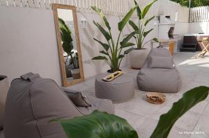 Χώρος καθιστικού στο Anise Suites