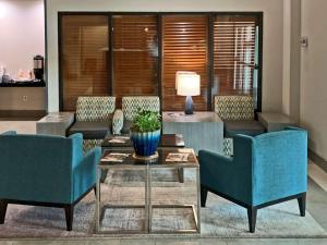 Ruang duduk di Comfort Inn & Suites Columbus North